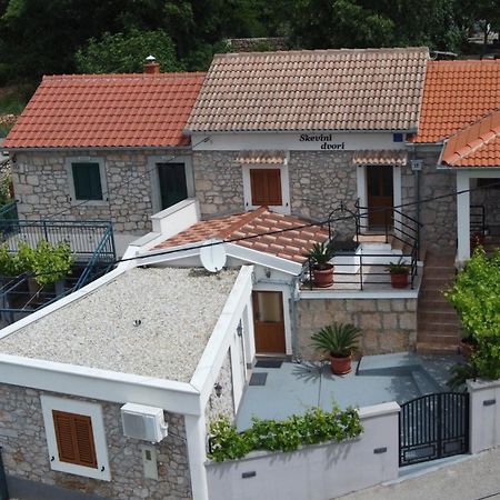 Holiday Home Skevini Dvori スタリグラード エクステリア 写真