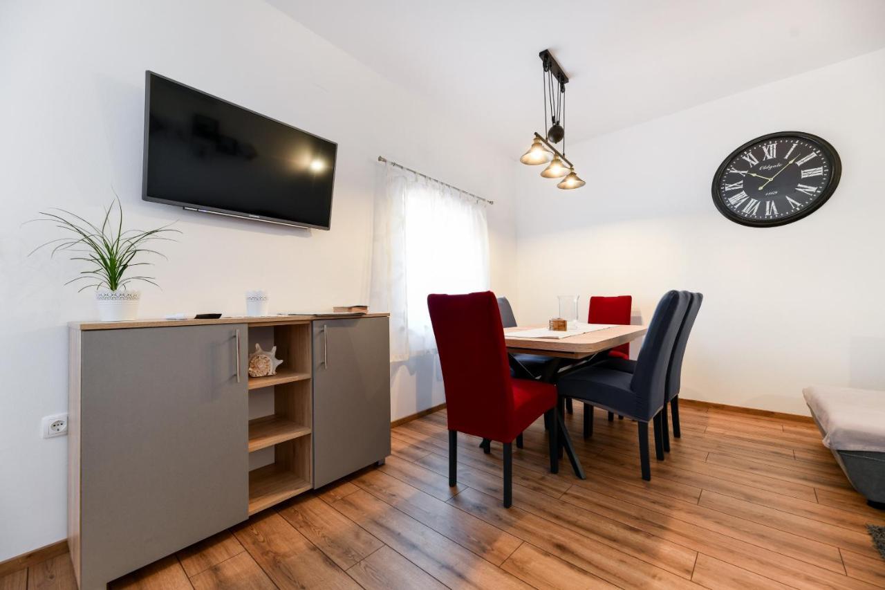 Holiday Home Skevini Dvori スタリグラード エクステリア 写真