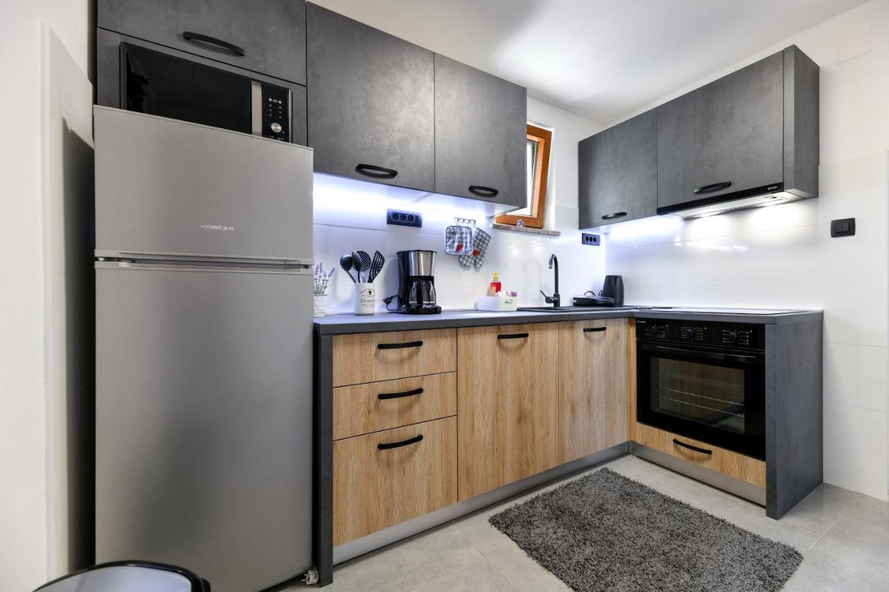 Holiday Home Skevini Dvori スタリグラード エクステリア 写真