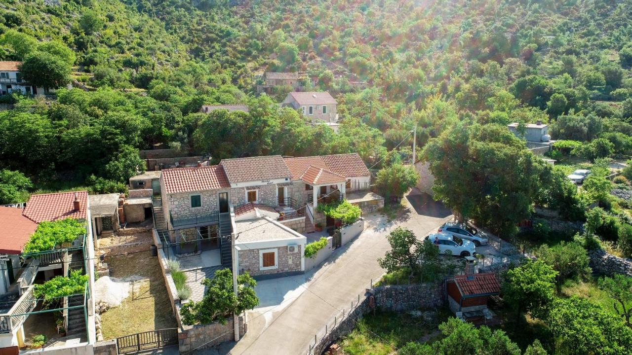 Holiday Home Skevini Dvori スタリグラード エクステリア 写真