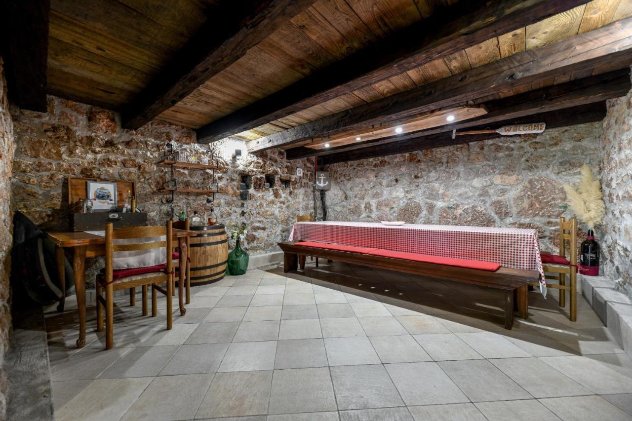 Holiday Home Skevini Dvori スタリグラード エクステリア 写真