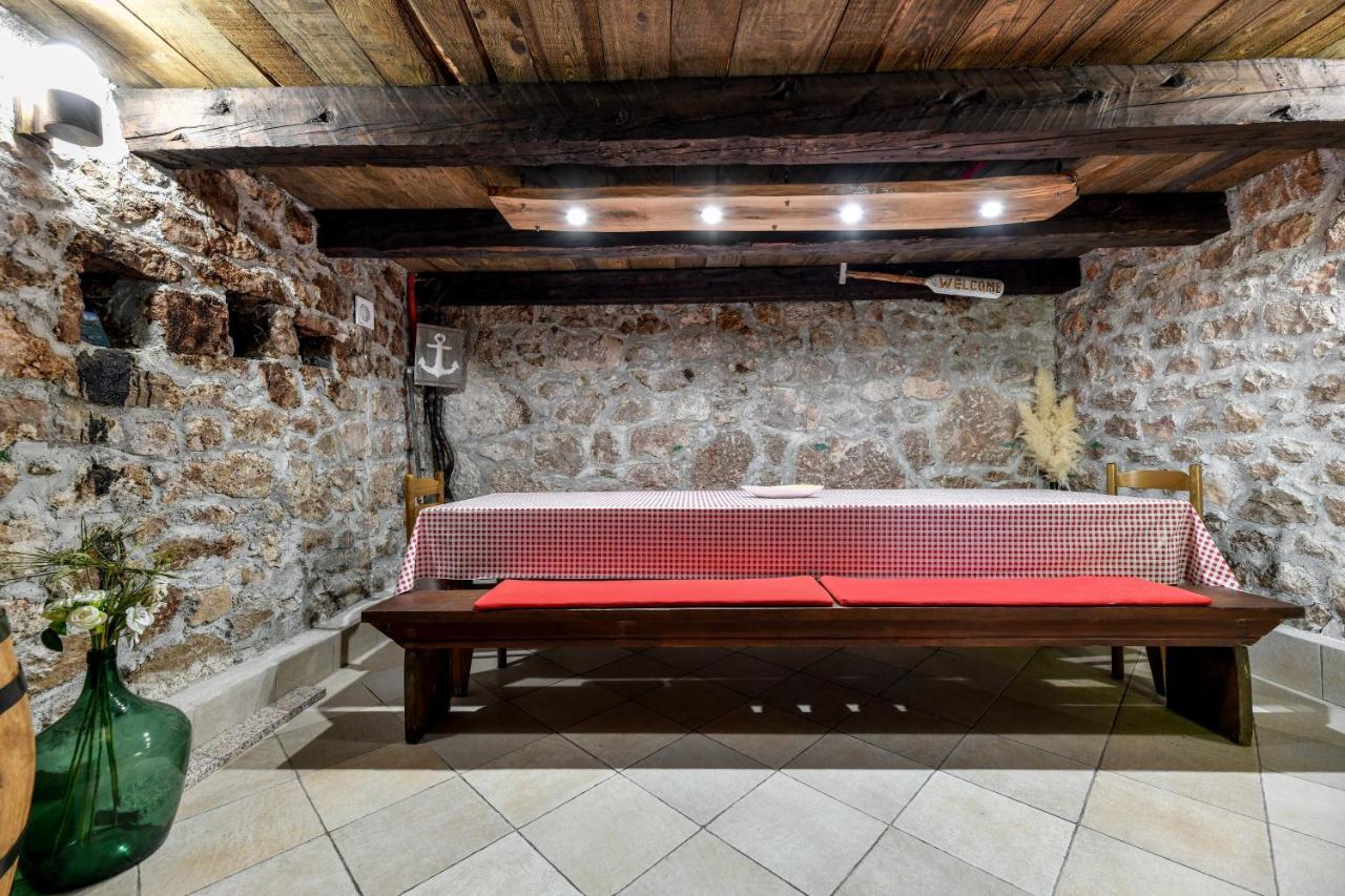 Holiday Home Skevini Dvori スタリグラード エクステリア 写真