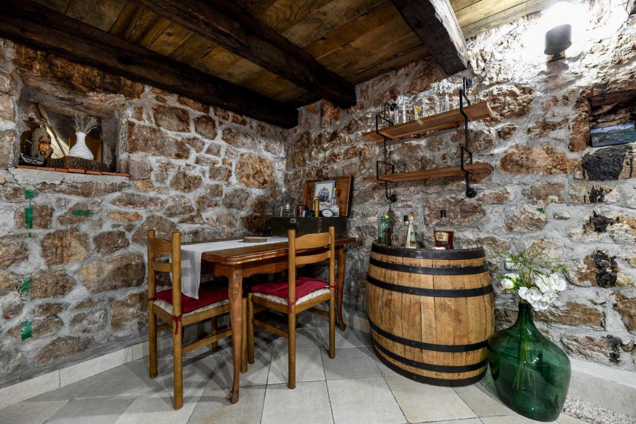 Holiday Home Skevini Dvori スタリグラード エクステリア 写真