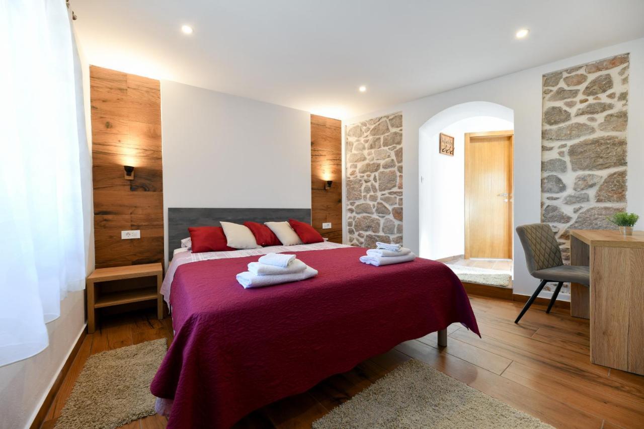 Holiday Home Skevini Dvori スタリグラード エクステリア 写真