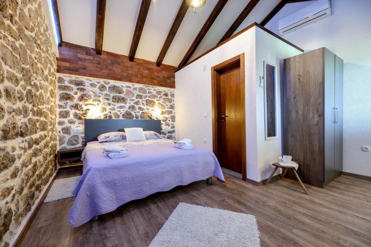 Holiday Home Skevini Dvori スタリグラード エクステリア 写真