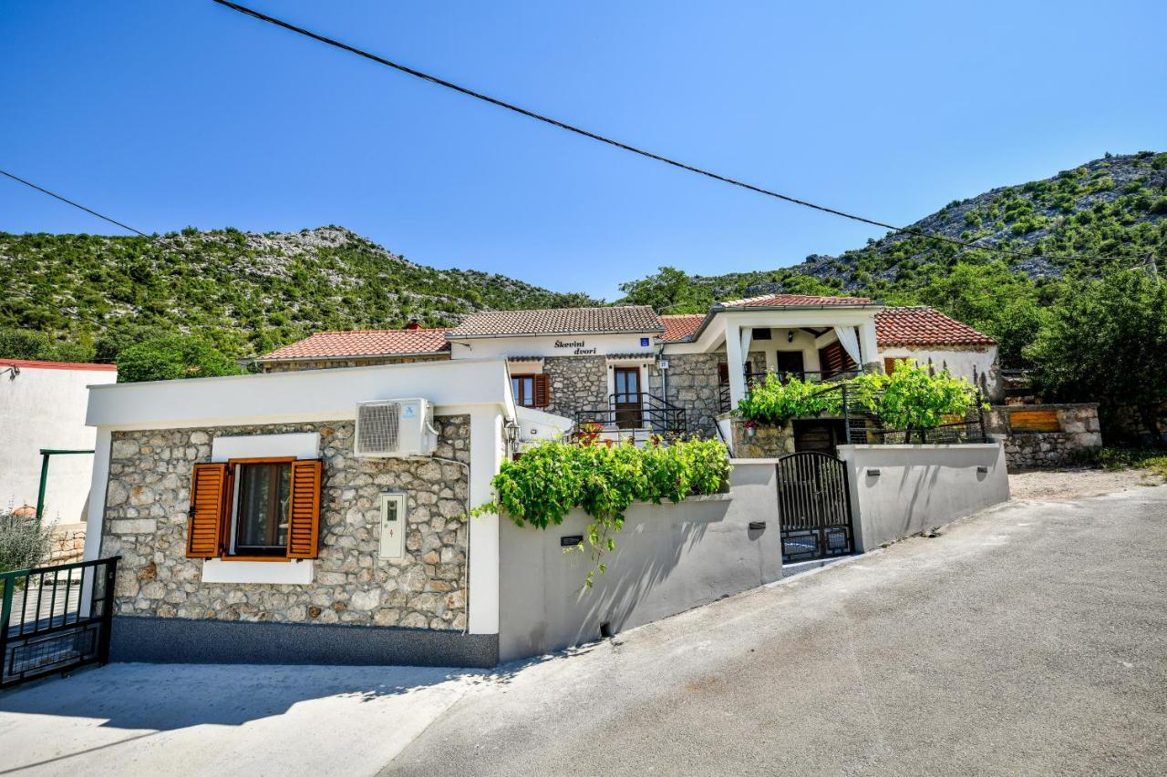 Holiday Home Skevini Dvori スタリグラード エクステリア 写真